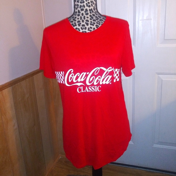 Tops - Women's Coca-Cola shirt. XL. 133